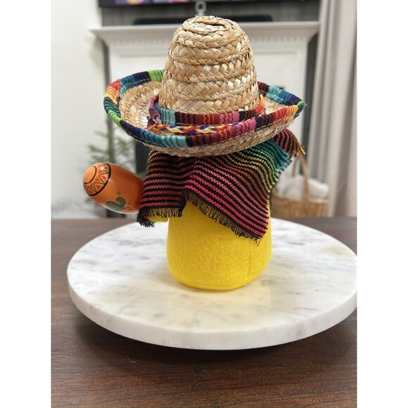 Cinco de Mayo Fiesta Gnome with Maraca - Picture 3 of 7